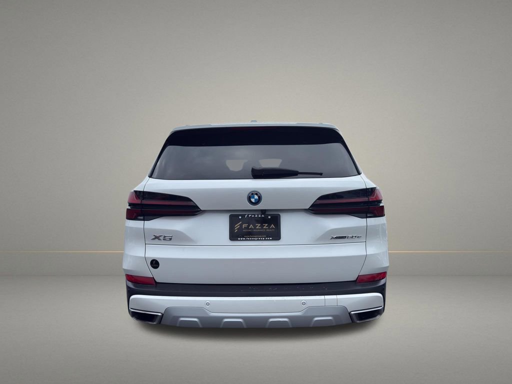 Used 2025 BMW X5 xDrive50e image 5