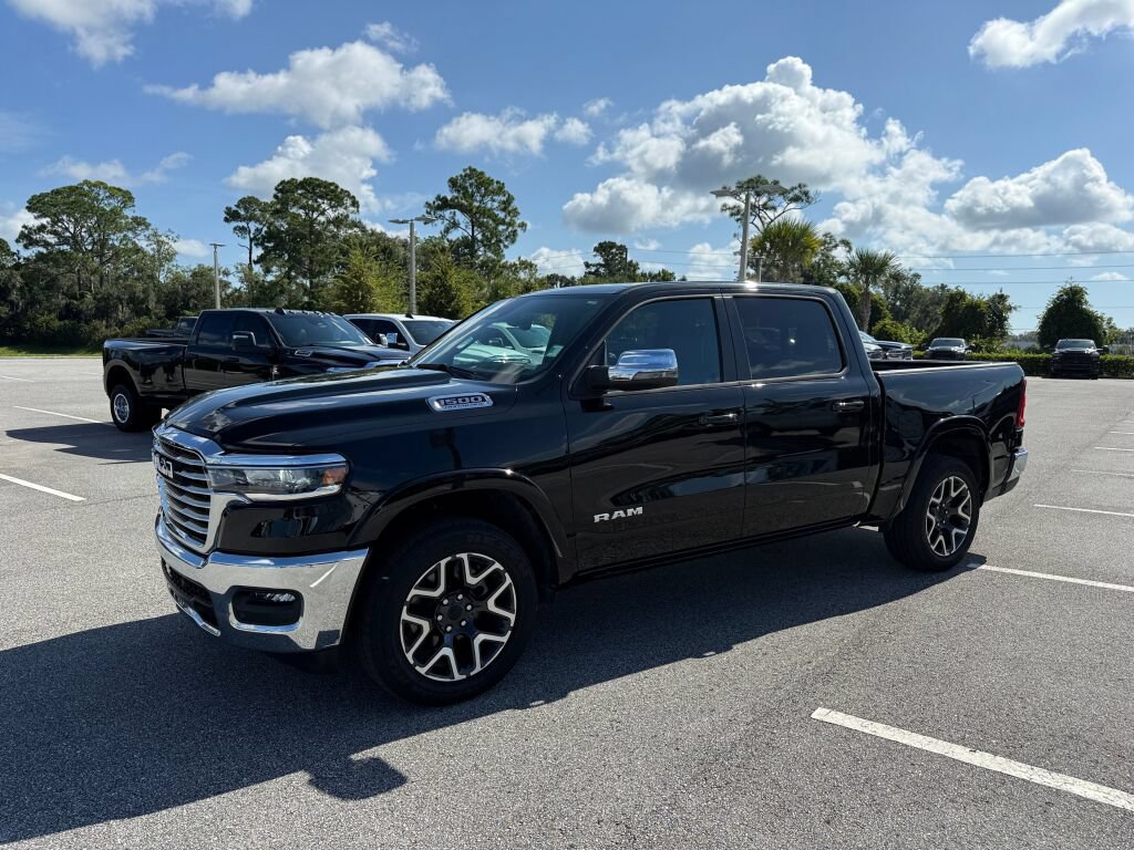Used 2026 RAM 1500 Laramie AWD/4WD image 7