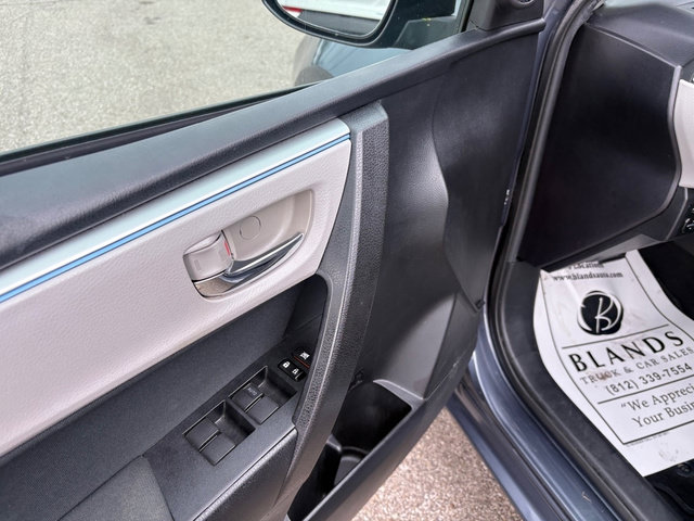 Used 2016 Toyota Corolla LE FWD image 10