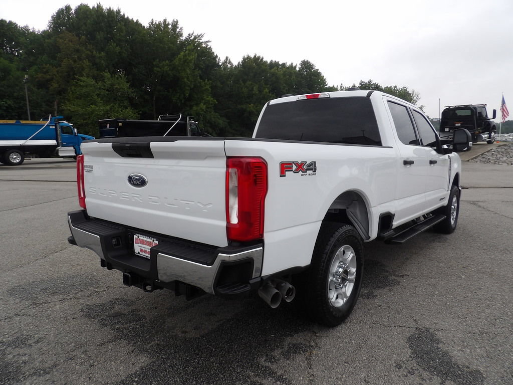 Used 2025 Ford F250 XLT w/ FX4 Off-Road Package AWD/4WD image 7