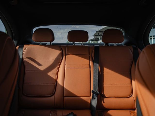Certified 2025 Mercedes-Benz C 300 Sedan image 28