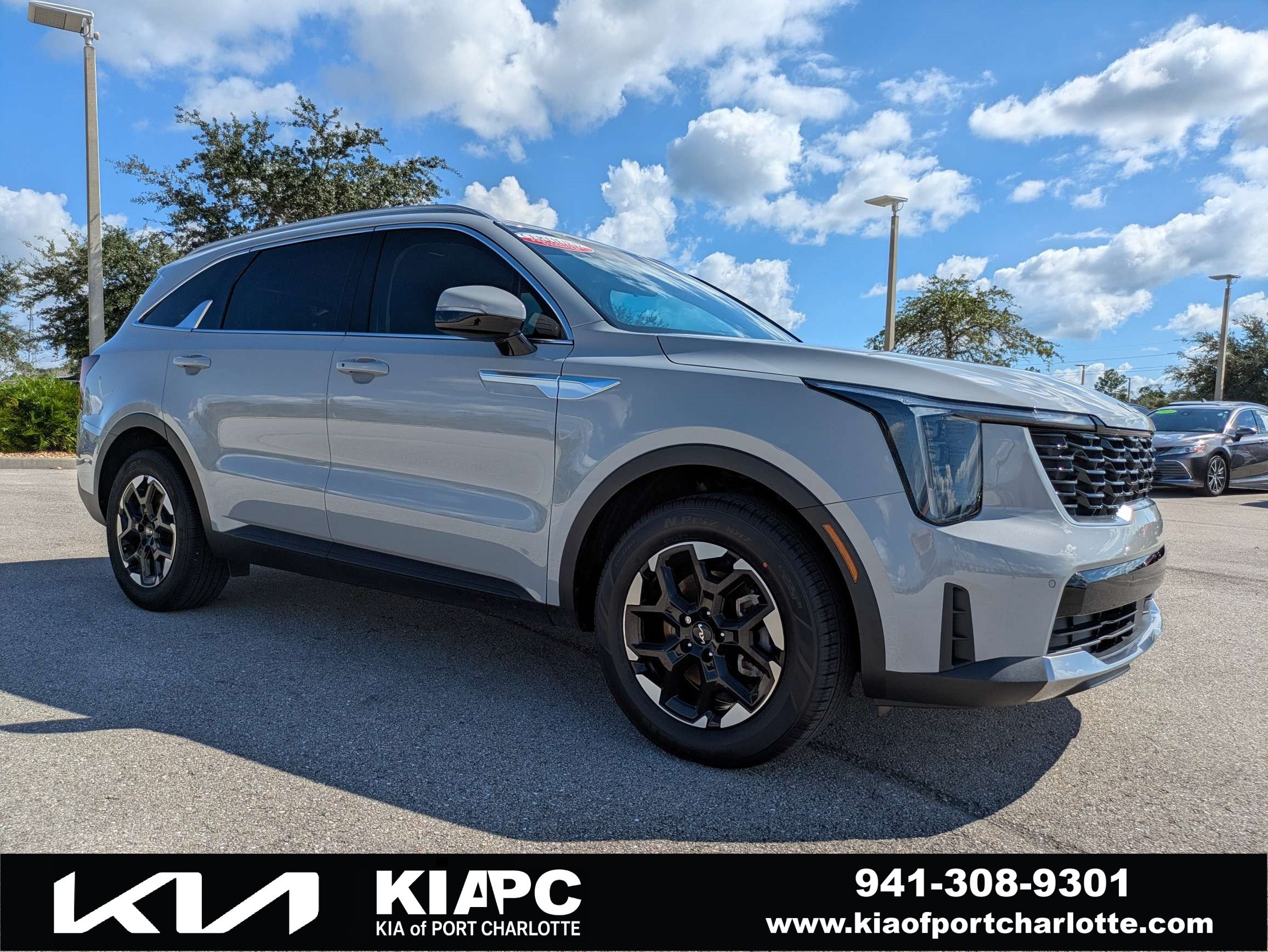 Used 2025 Kia Sorento S