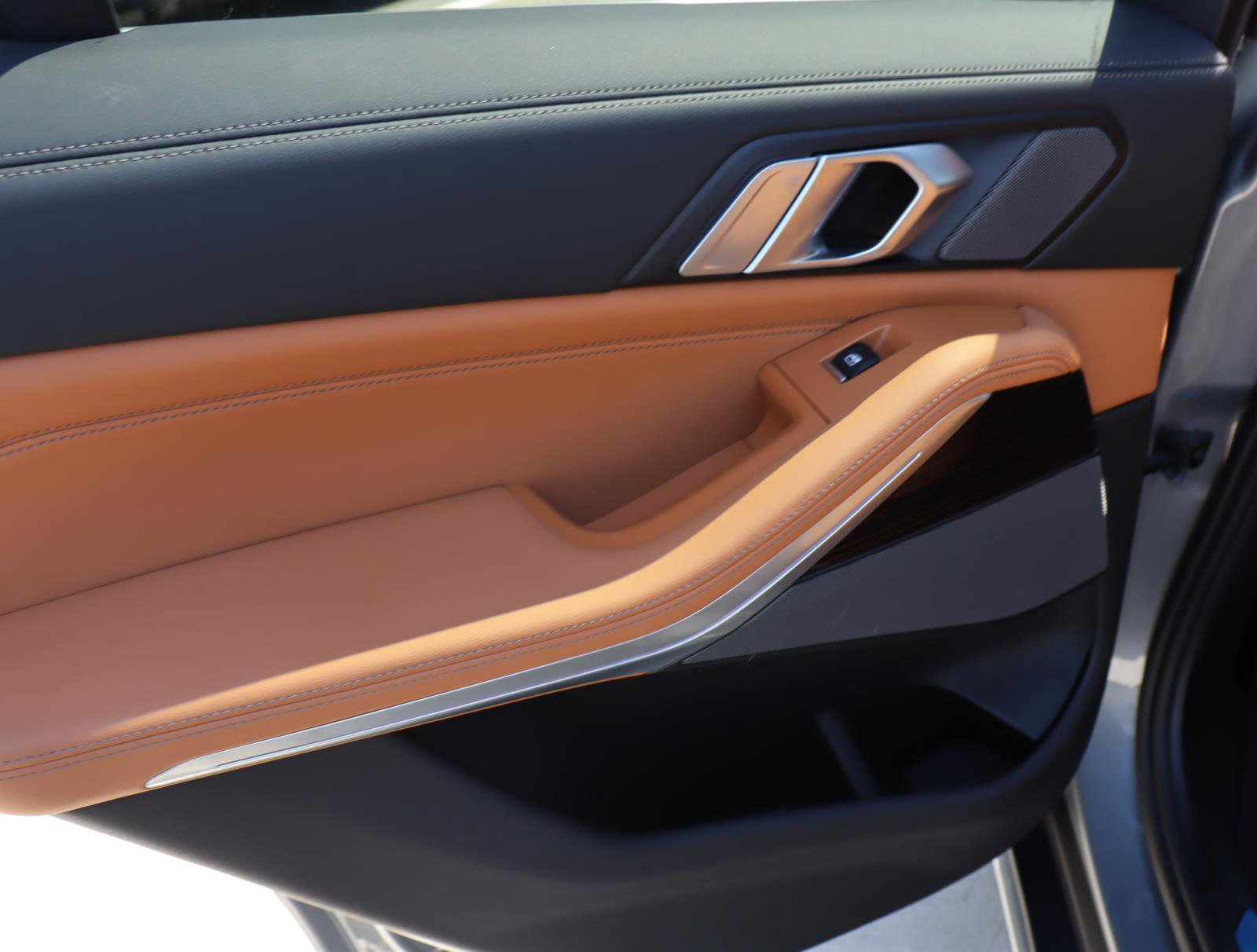 Used 2025 BMW X5 xDrive40i w/ Premium Package image 9