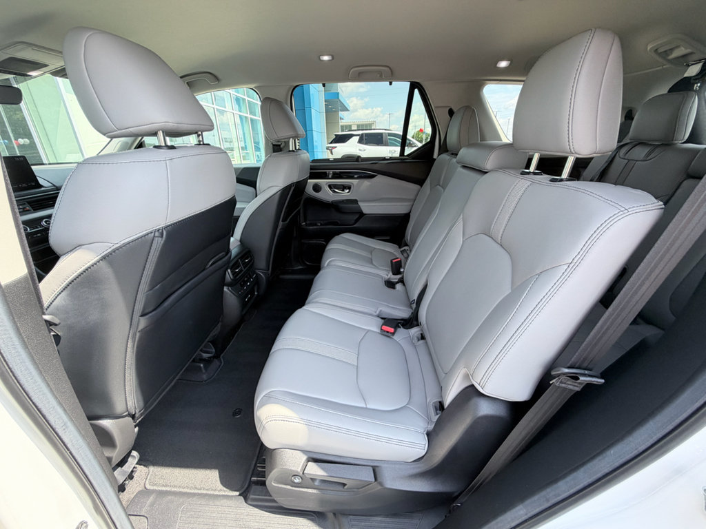 Used 2025 Honda Pilot EX-L image 27