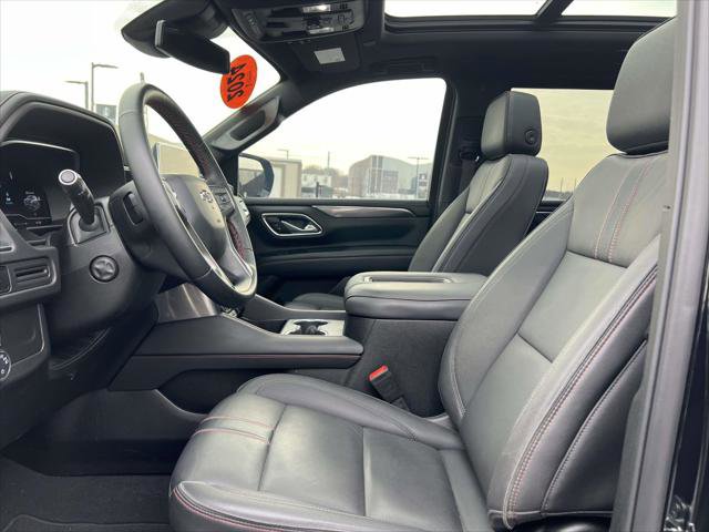 Used 2024 Chevrolet Suburban RST w/ Luxury Package AWD/4WD image 17