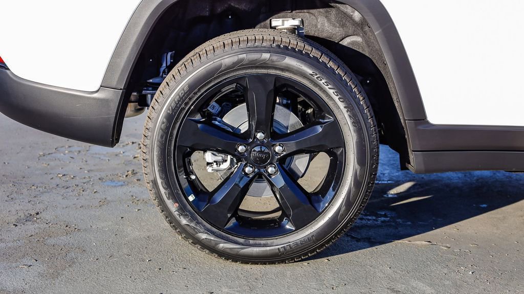 New 2025 Jeep Grand Cherokee Limited w/ Black Appearance Package image 12