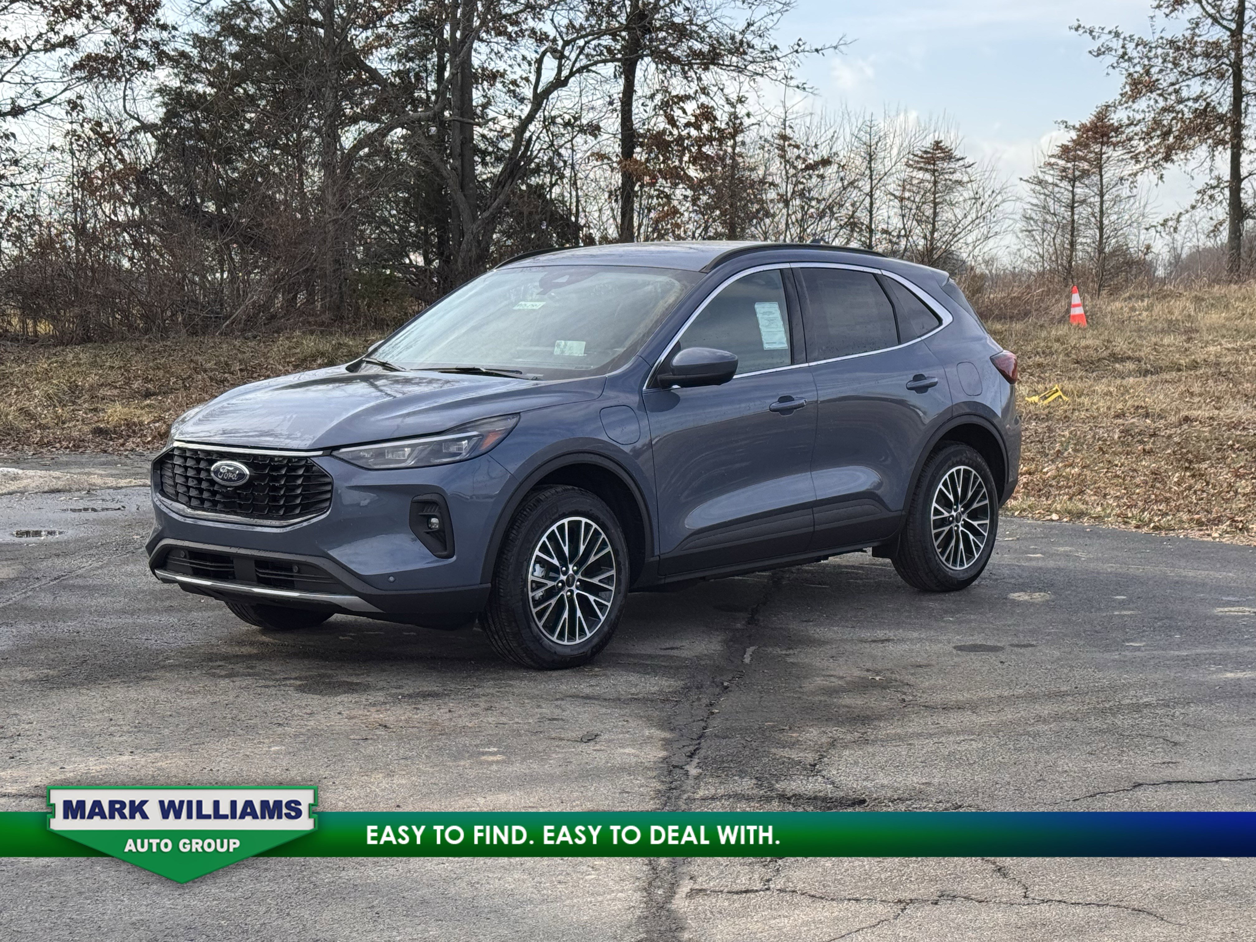 New 2026 Ford Escape SE w/ PHEV Premium Package