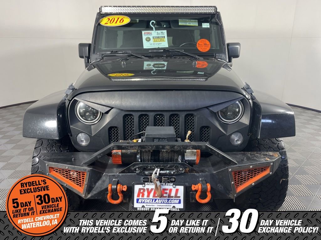 Used 2016 Jeep Wrangler Unlimited Sahara w/ Connectivity Group image 12