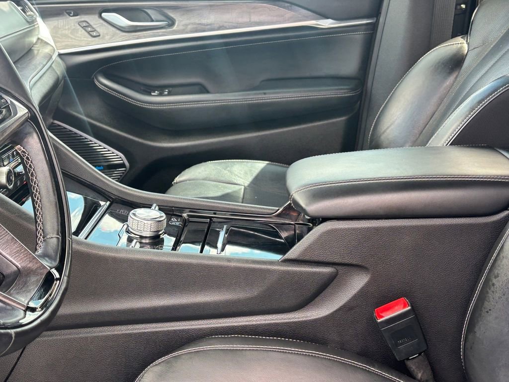 Used 2022 Jeep Grand Cherokee L Overland w/ Advanced Protech Group III AWD/4WD image 10