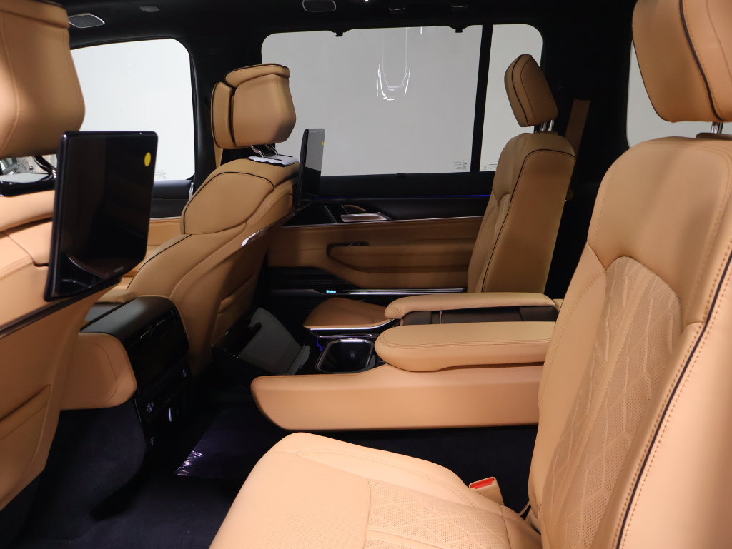 New 2026 Jeep Grand Wagoneer Summit AWD/4WD image 11