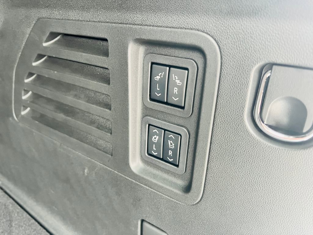 Used 2025 Buick Enclave Avenir w/ Super Cruise Package image 24