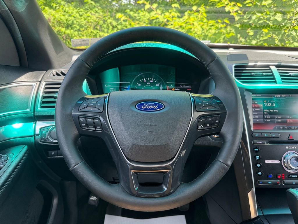 Used 2016 Ford Explorer Limited w/ Equipment Group 301A AWD/4WD image 15