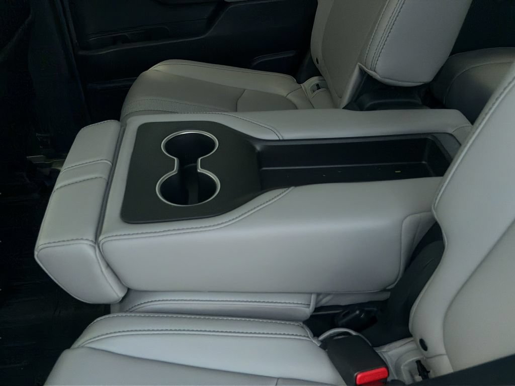 Certified 2025 Honda Pilot Touring image 14