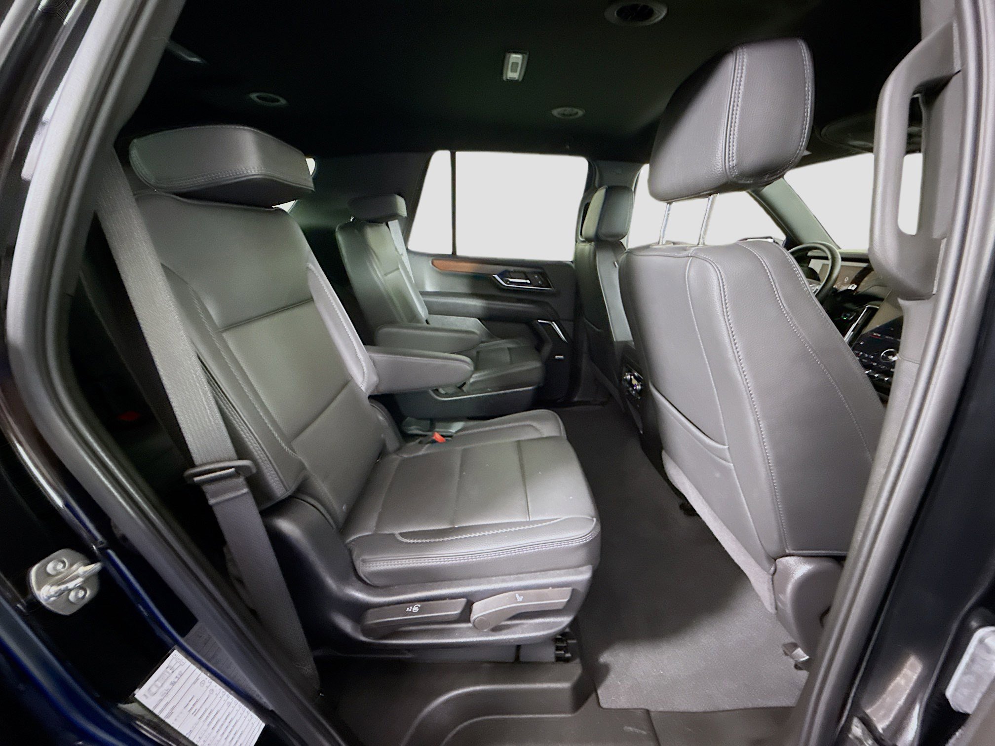 Used 2025 GMC Yukon Denali AWD/4WD image 37