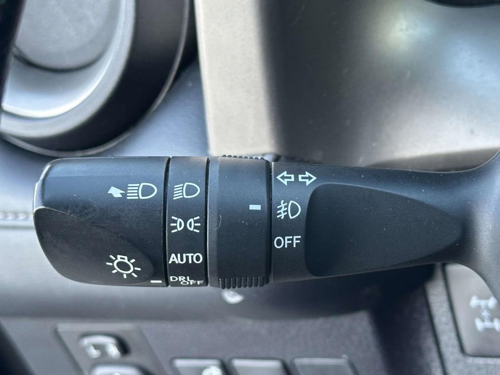 Used 2015 Toyota RAV4 Limited image 24