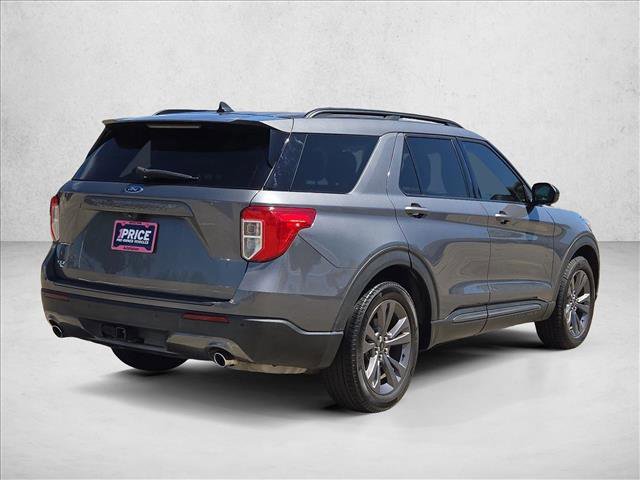 Used 2022 Ford Explorer XLT w/ Equipment Group 202A image 5
