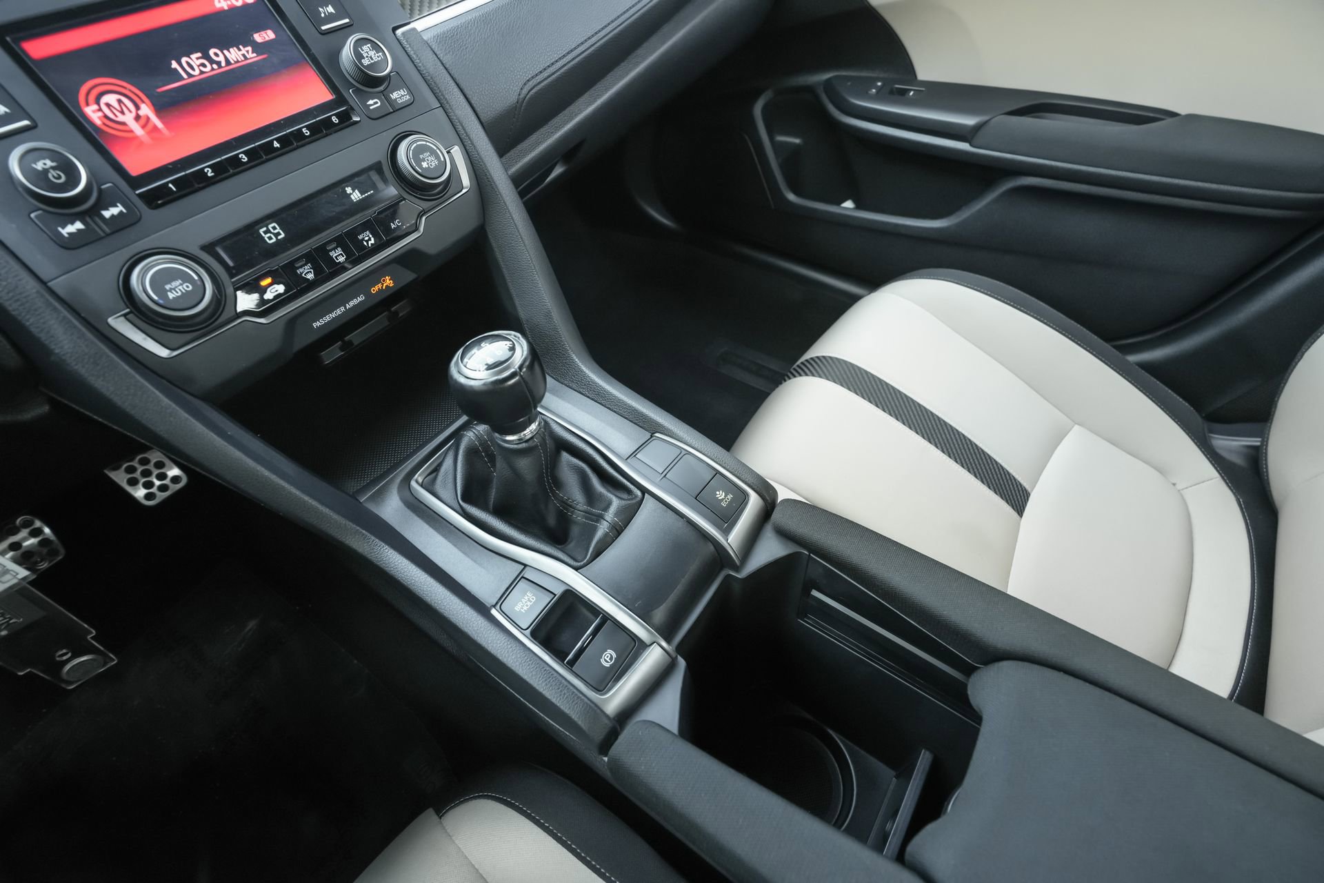 Used 2018 Honda Civic Sport image 12