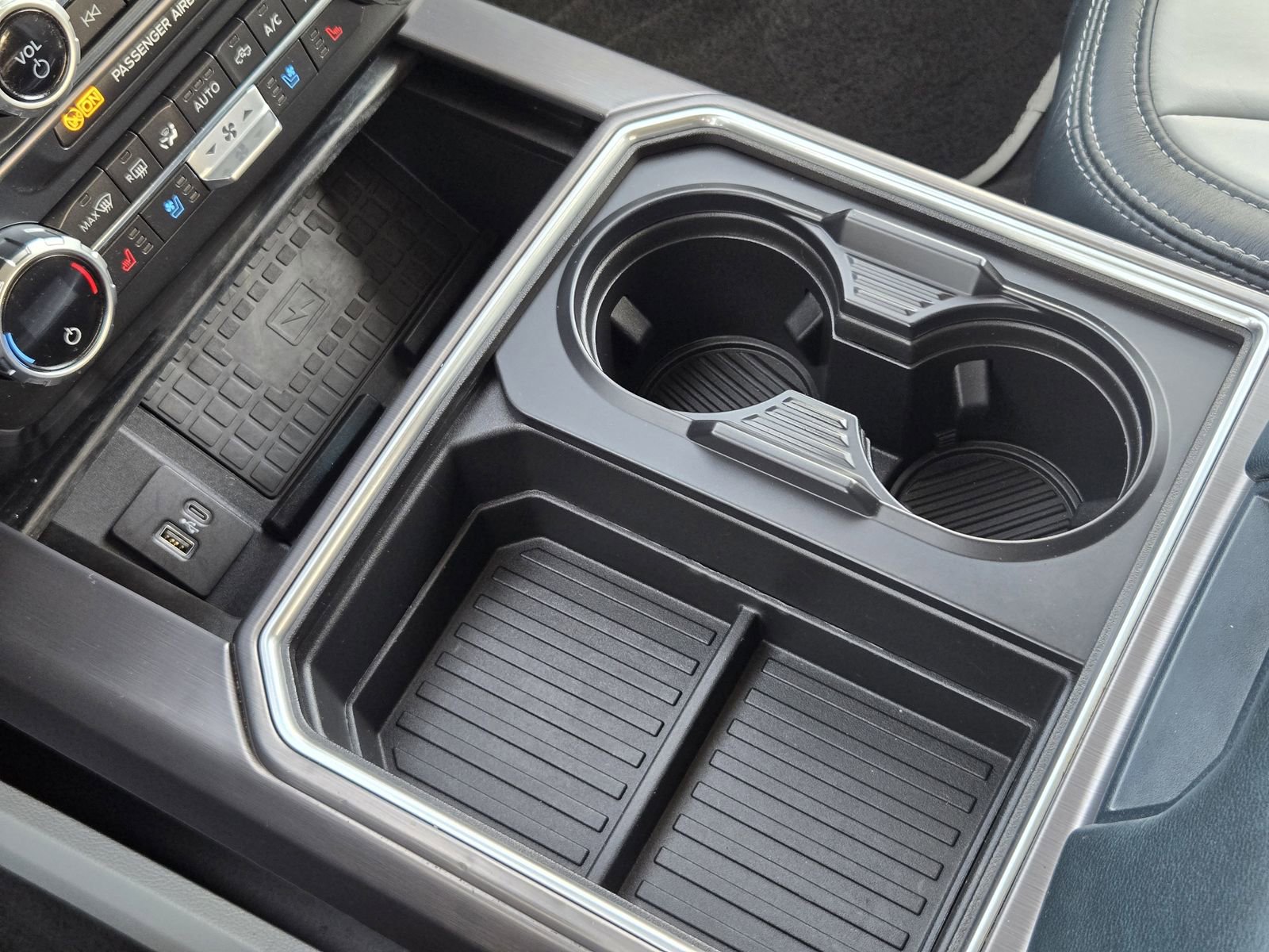 Certified 2022 Ford F450 Limited w/ FX4 Off-Road Package image 22