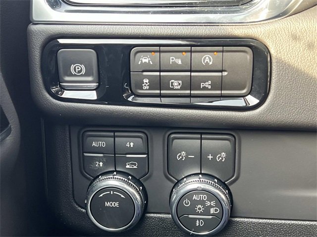 New 2026 GMC Yukon Denali w/ Sun & Power Step Package image 32