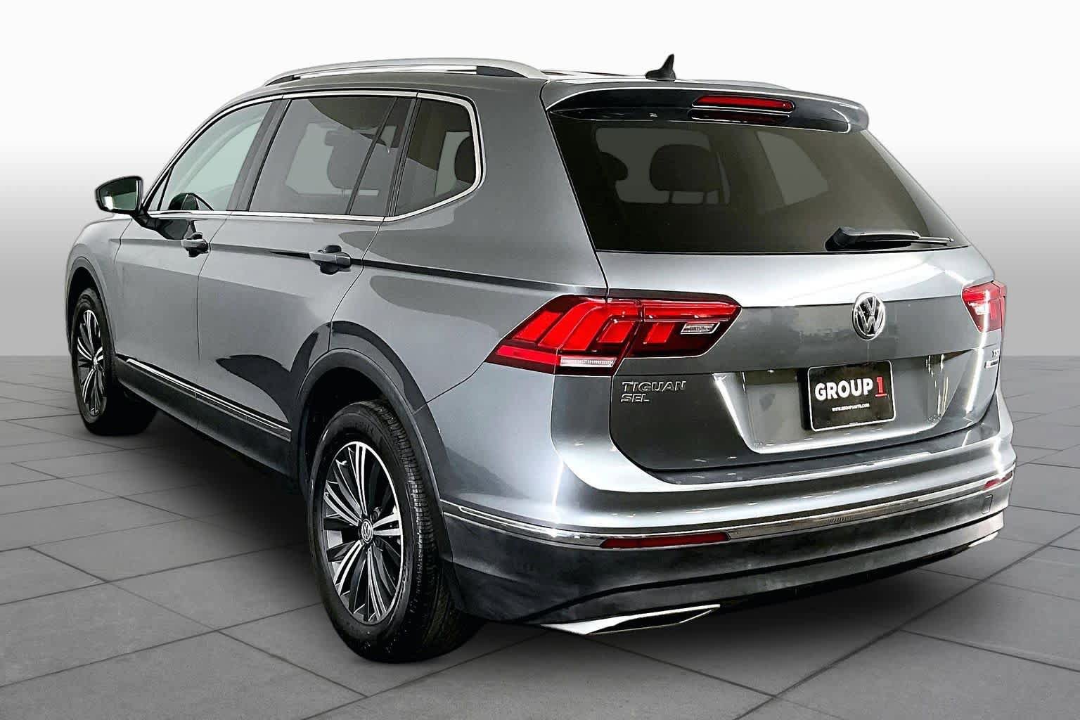 Used 2018 Volkswagen Tiguan SEL AWD/4WD image 12