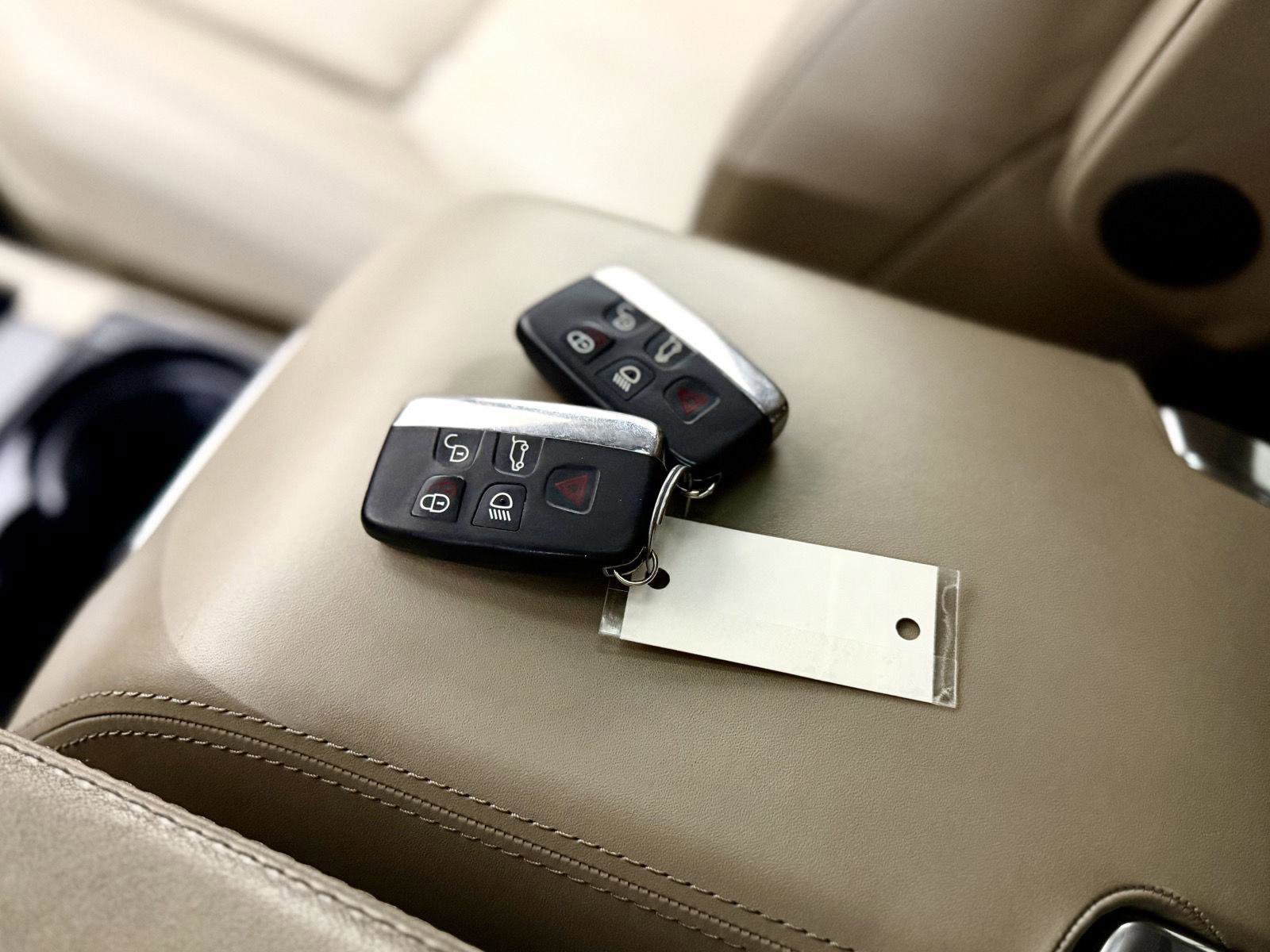 Used 2014 Land Rover LR4 HSE LUX AWD/4WD image 23