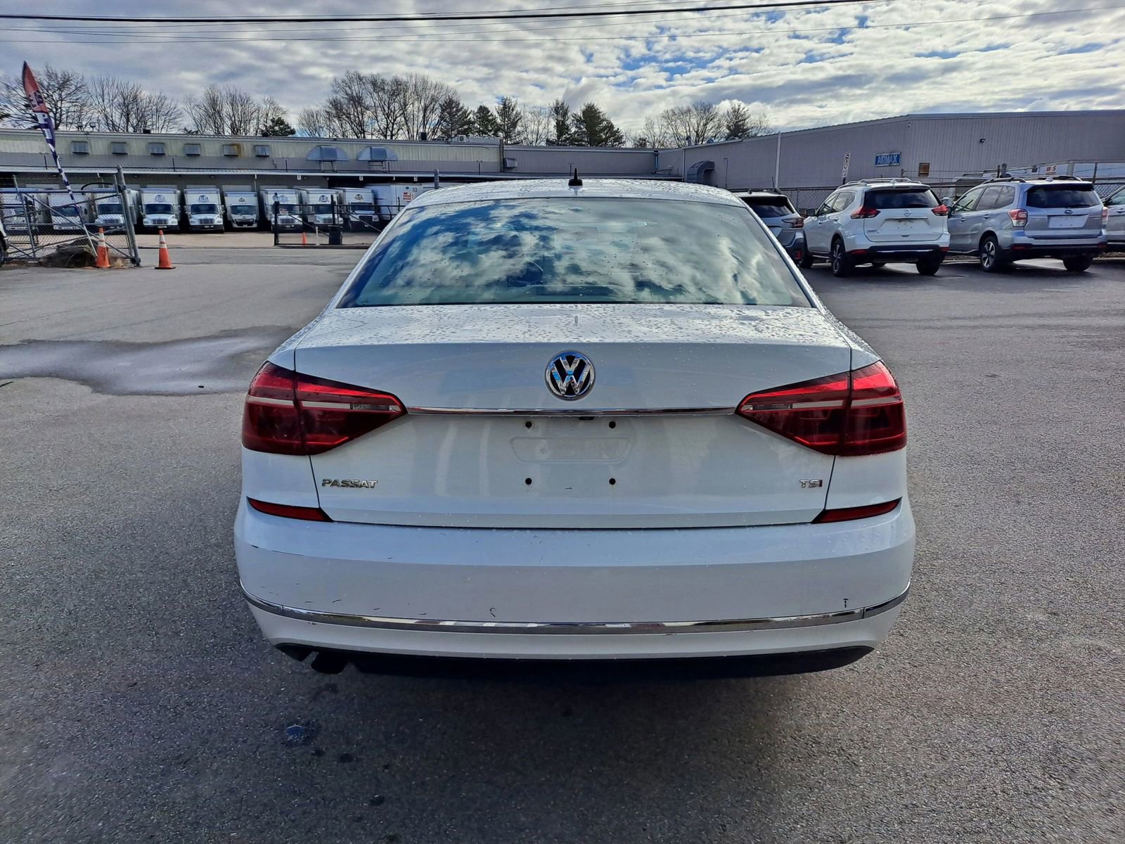 Used 2017 Volkswagen Passat 1.8T S image 6