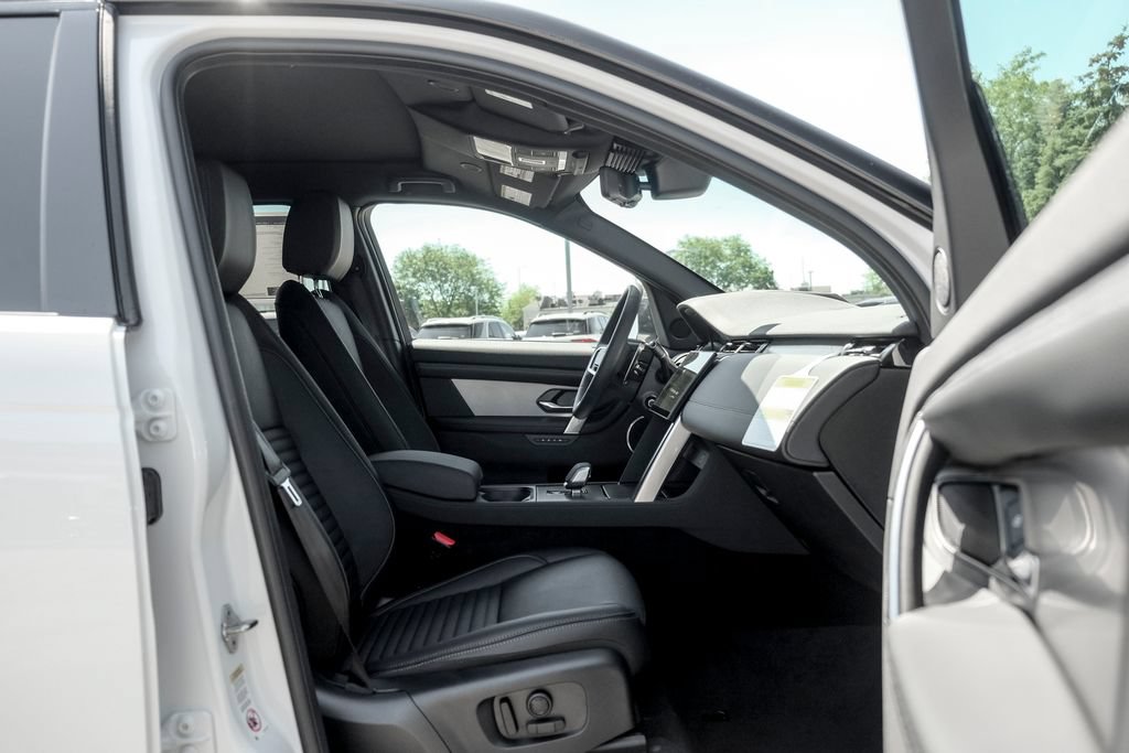New 2026 Land Rover Discovery Sport Landmark AWD/4WD image 22