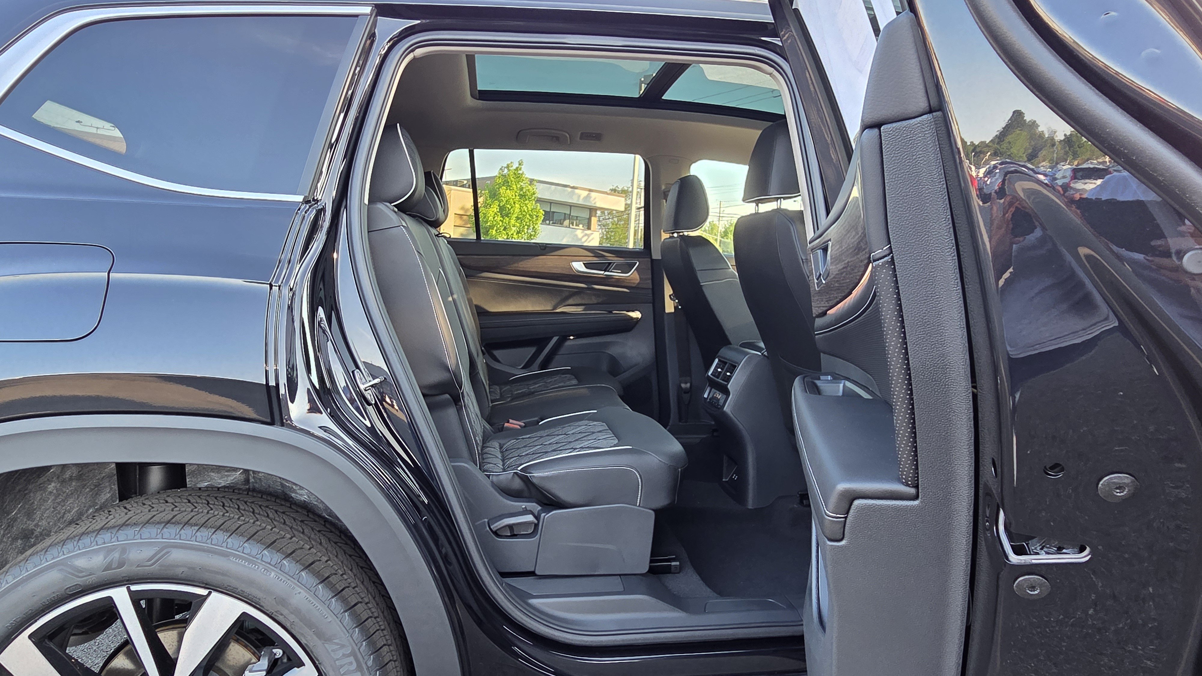 New 2026 Volkswagen Atlas SEL Premium R-Line AWD/4WD image 34
