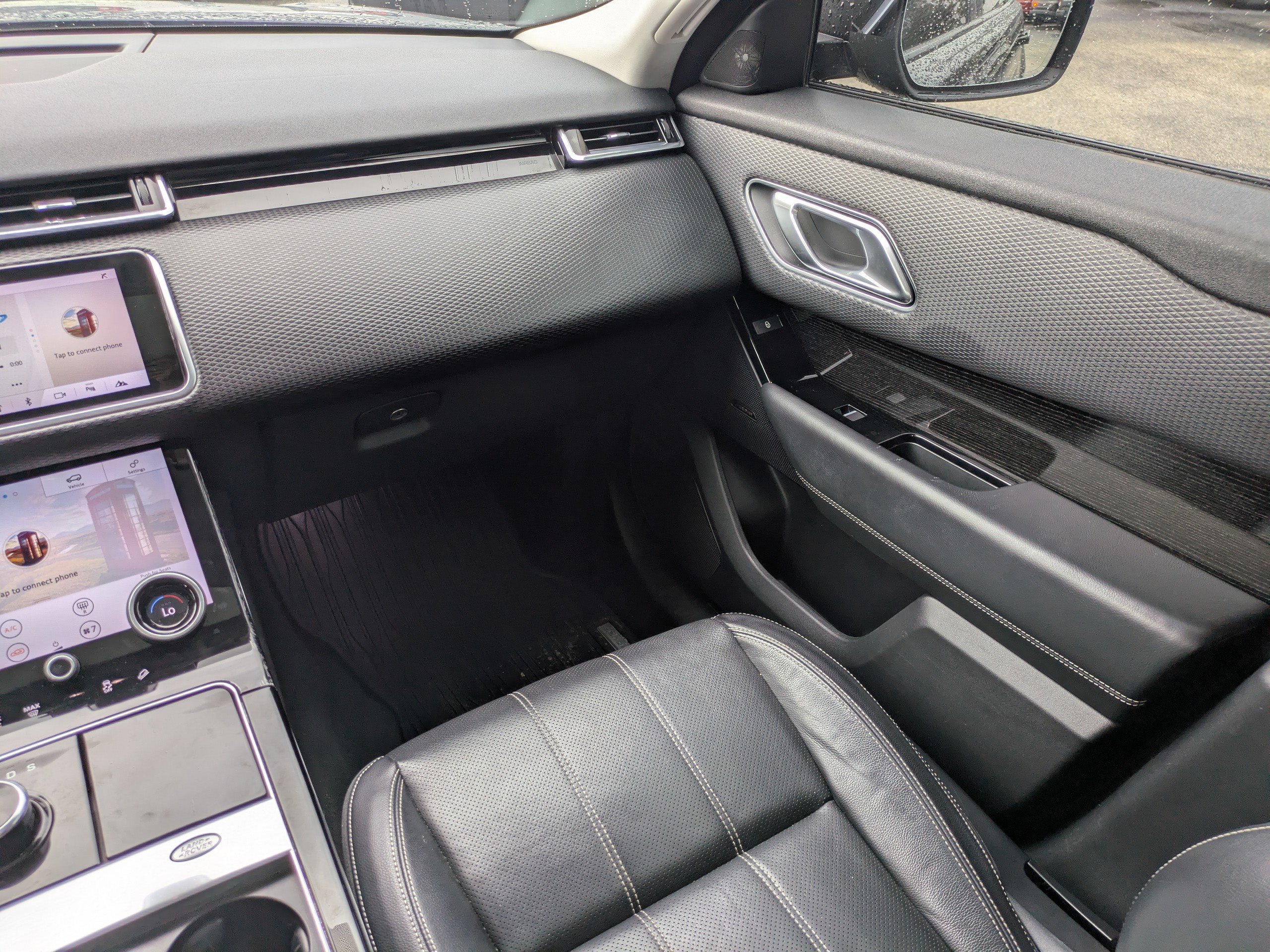 Used 2018 Land Rover Range Rover Velar S AWD/4WD image 16