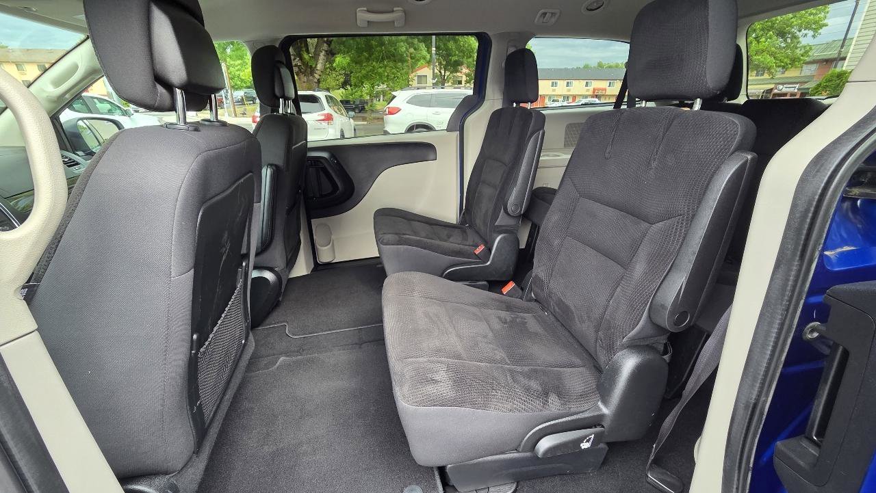 Used 2019 Dodge Grand Caravan SE w/ UConnect Hands-Free Group FWD image 16
