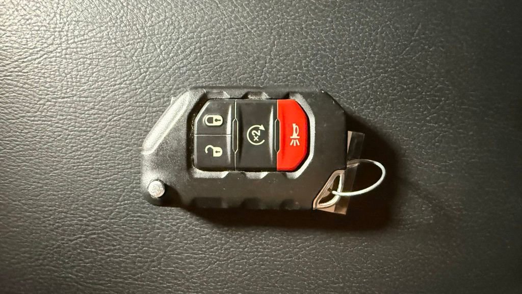 Used 2018 Jeep Wrangler Unlimited Sahara image 22