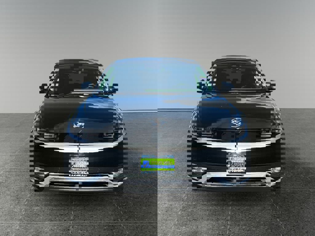 Used 2024 Hyundai Ioniq 5 SEL image 2