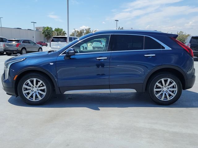 Used 2022 Cadillac XT4 Premium Luxury w/ Enhanced Visibility Package image 2