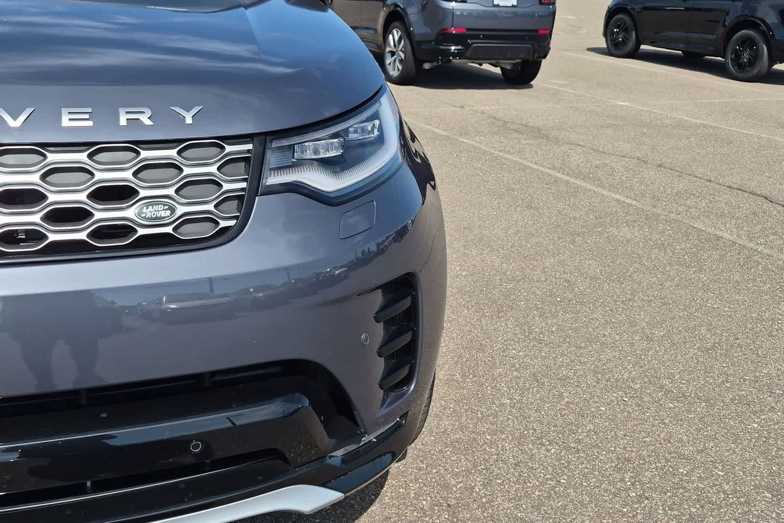 New 2026 Land Rover Discovery Limited Edition AWD/4WD image 10