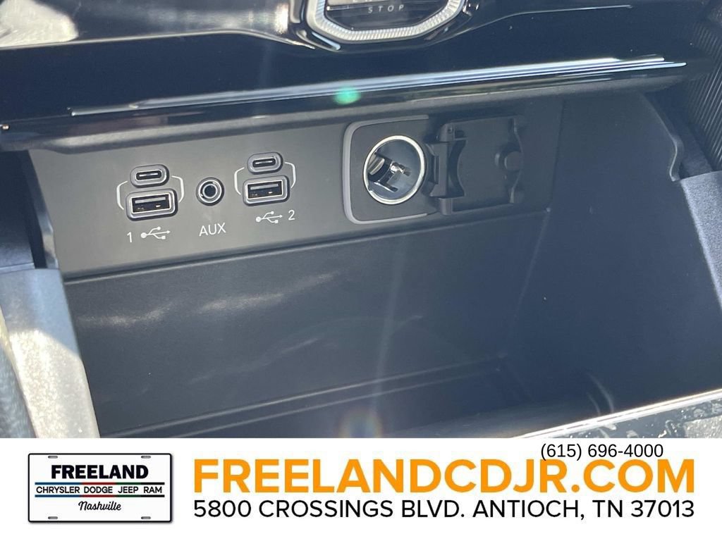 New 2026 Jeep Grand Cherokee Limited w/ Limited Altitude Package AWD/4WD image 30