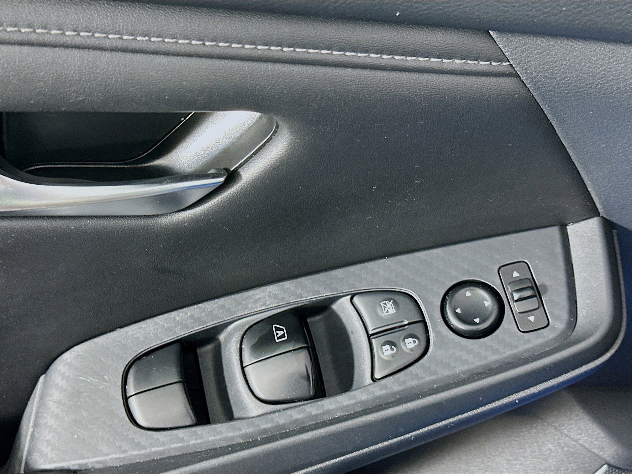 Used 2024 Nissan Sentra SV image 15