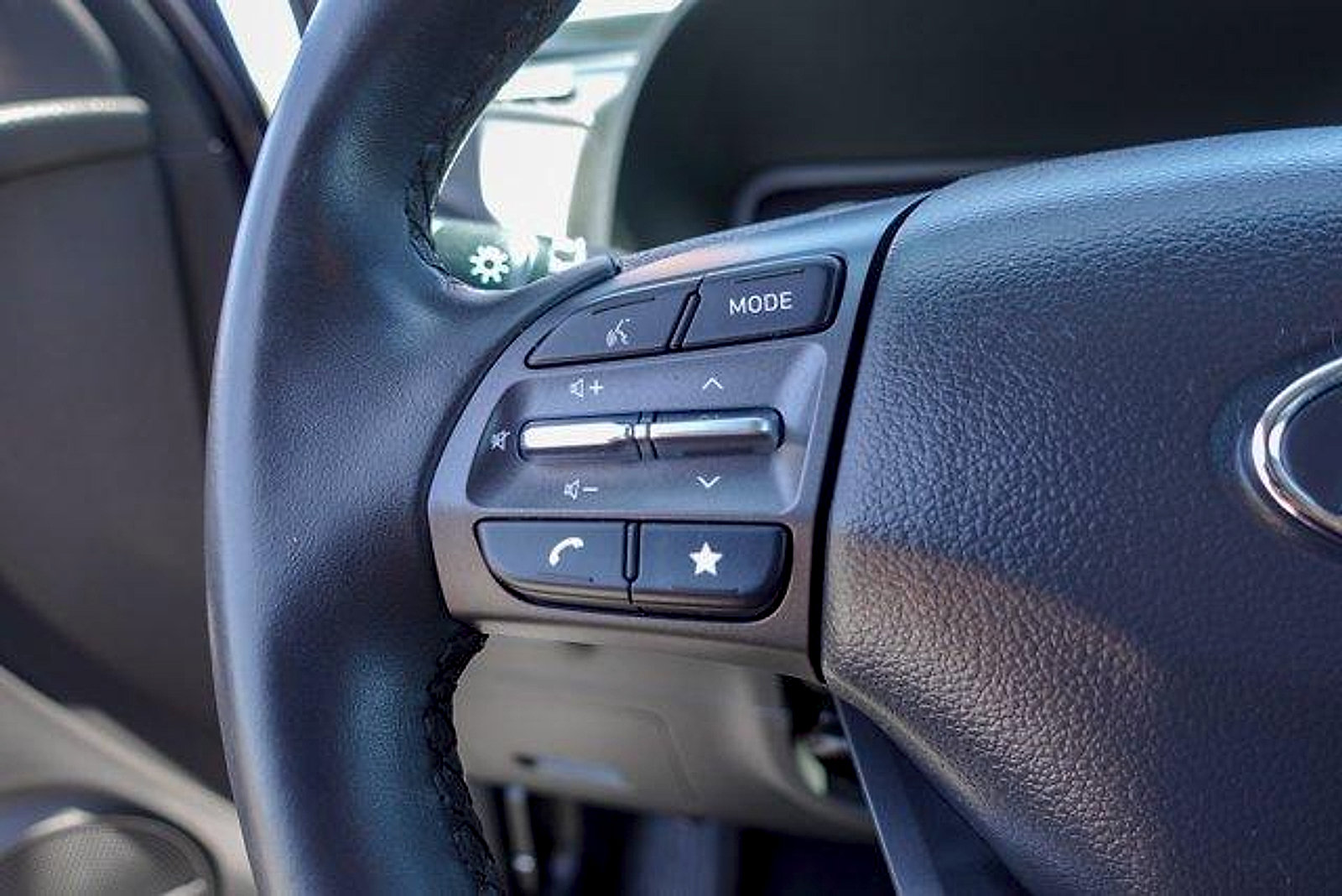 Used 2023 Hyundai Kona Limited FWD image 15
