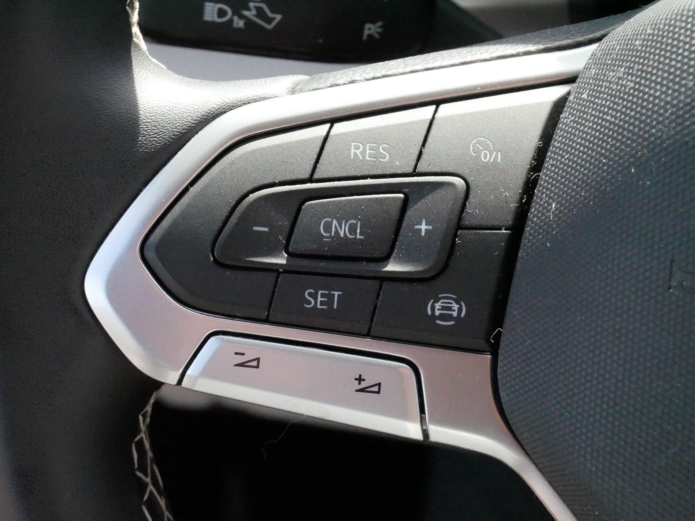 Certified 2023 Volkswagen Atlas SE AWD/4WD image 25