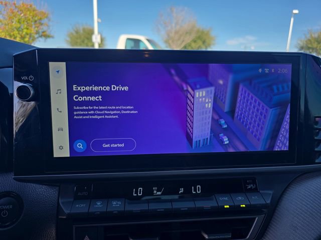 Used 2025 Toyota Camry SE image 21