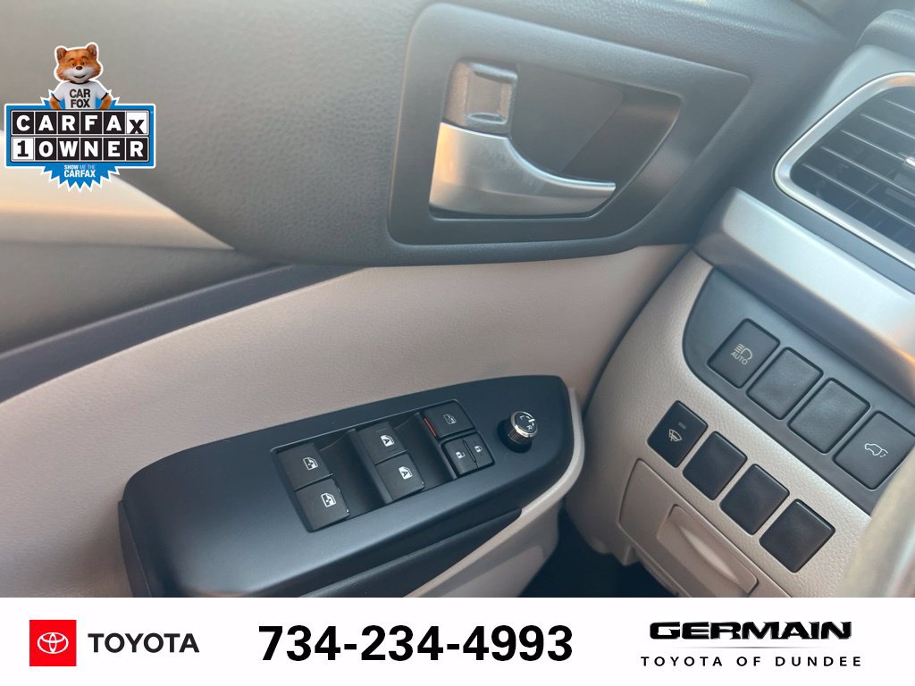 Used 2019 Toyota Highlander XLE AWD/4WD image 22