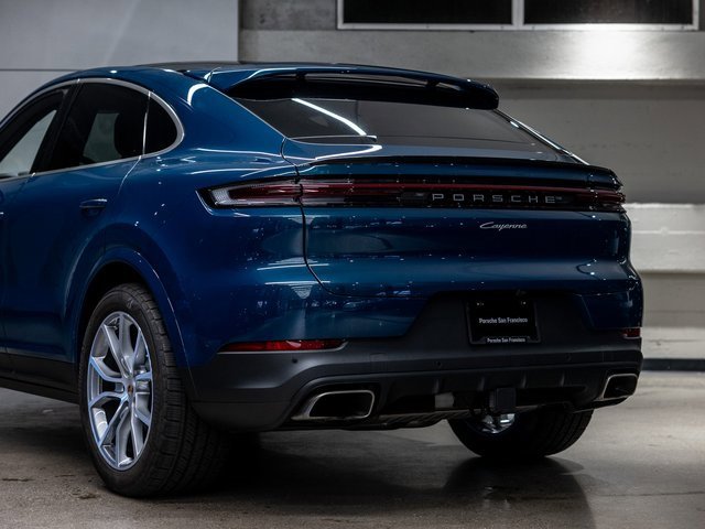 Certified 2025 Porsche Cayenne Coupe image 24