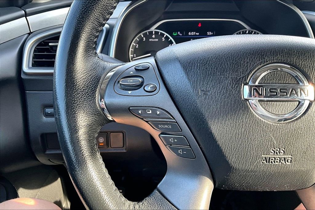 Used 2020 Nissan Murano SV image 19