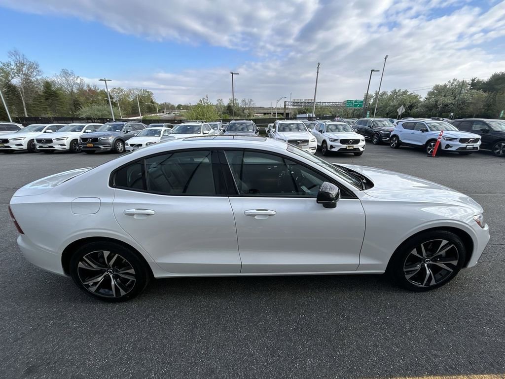 Certified 2025 Volvo S60 B5 Core AWD/4WD image 9