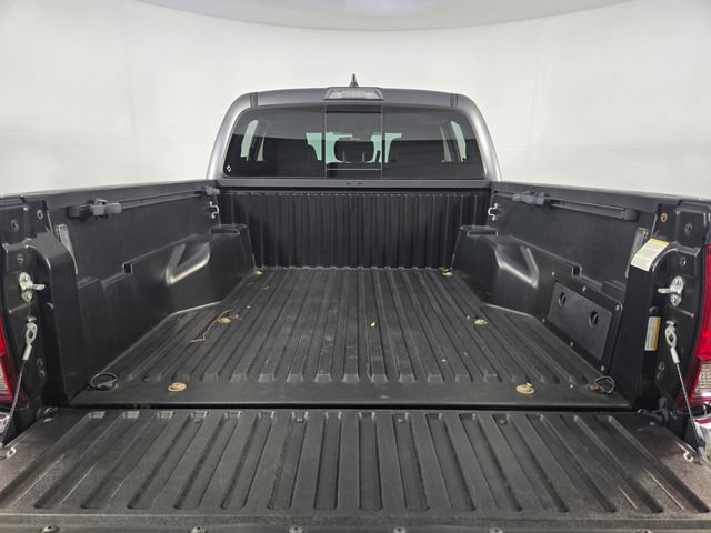 Used 2022 Toyota Tacoma SR5 AWD/4WD image 26