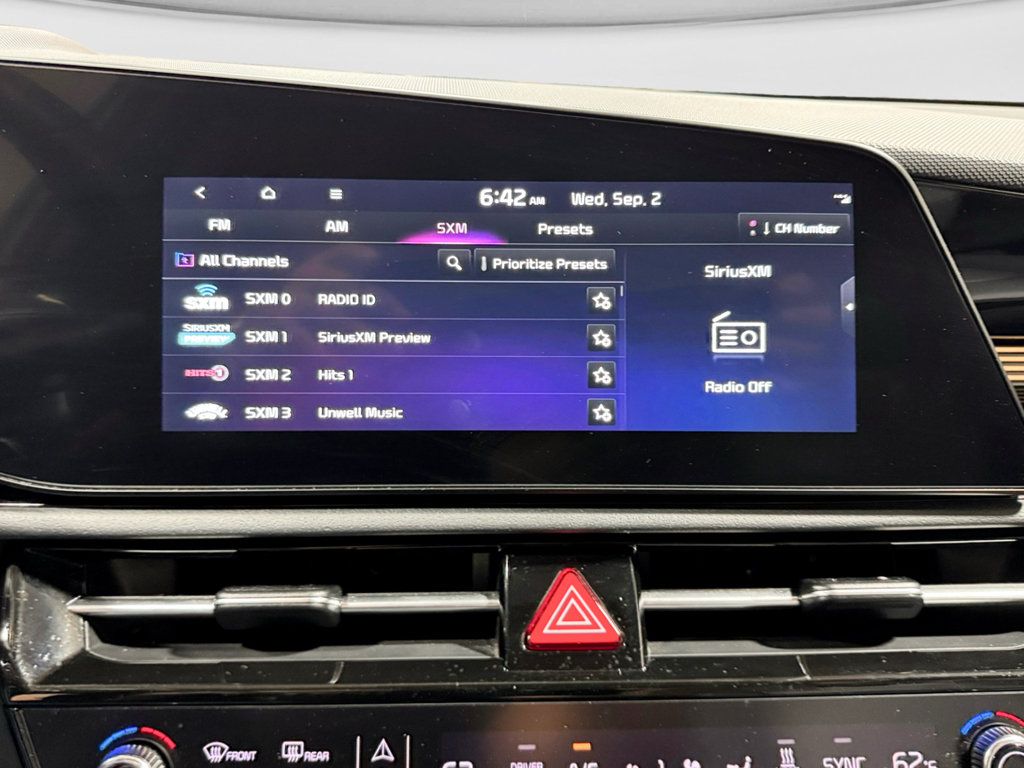 Used 2024 Kia Niro Wave w/ Wave Preserve Package FWD image 12