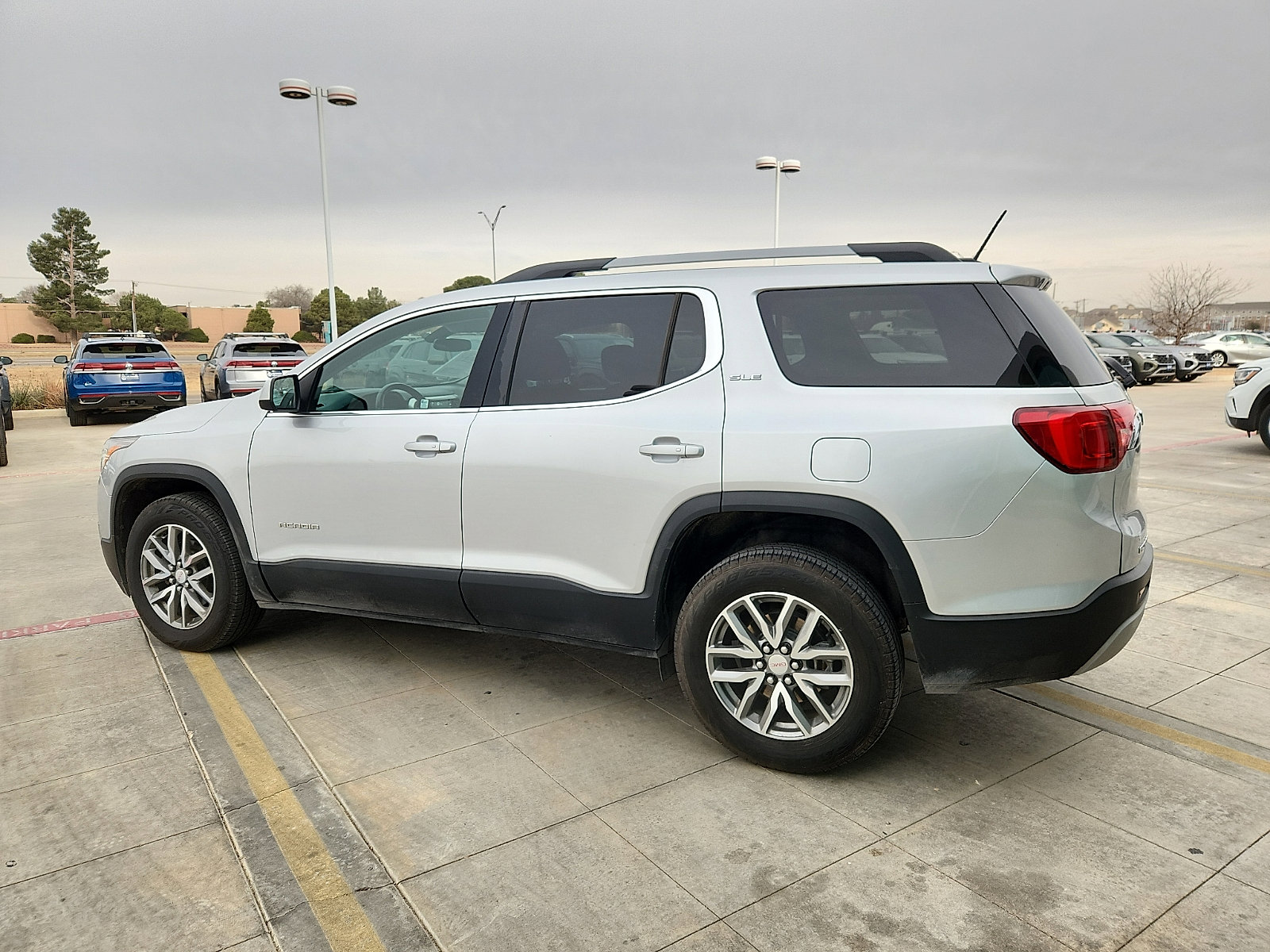 Used 2018 GMC Acadia SLE image 4