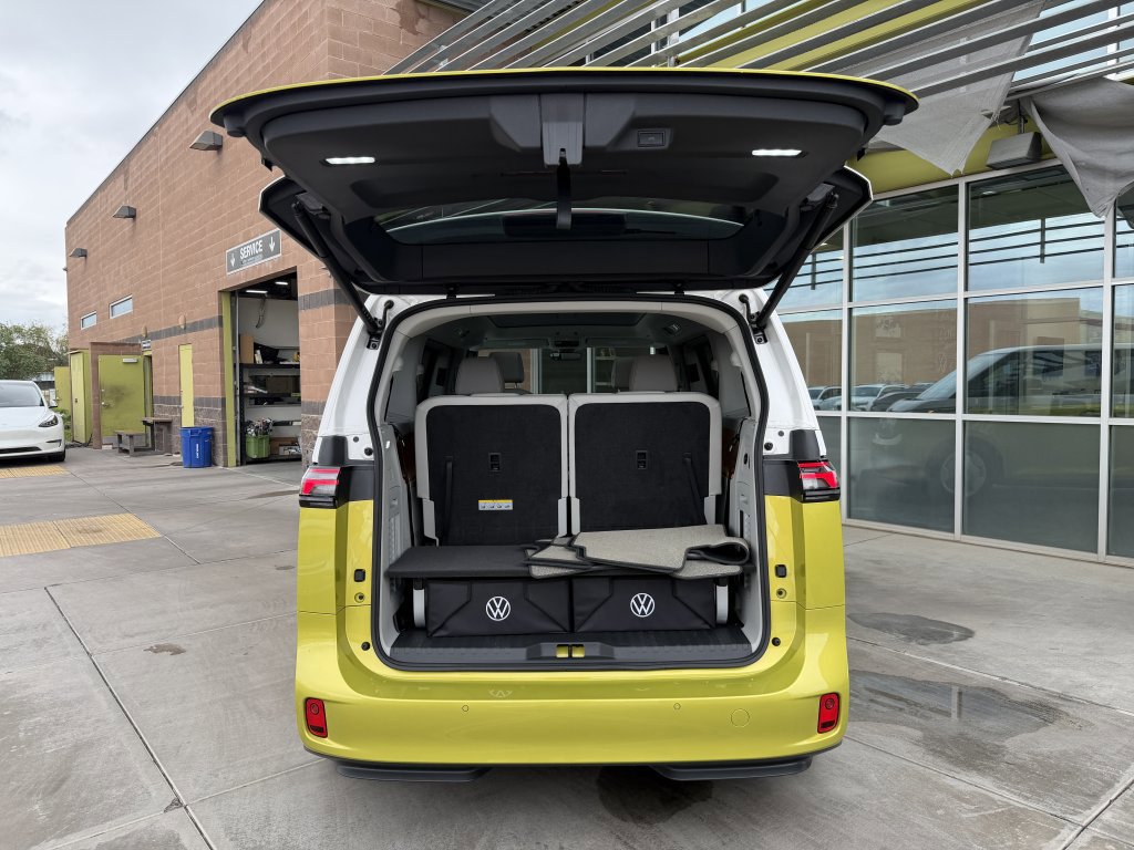 Used 2025 Volkswagen ID. Buzz 1st Edition image 36