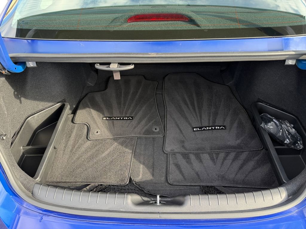 Certified 2023 Hyundai Elantra SEL w/ Preferred Accessory Package image 18