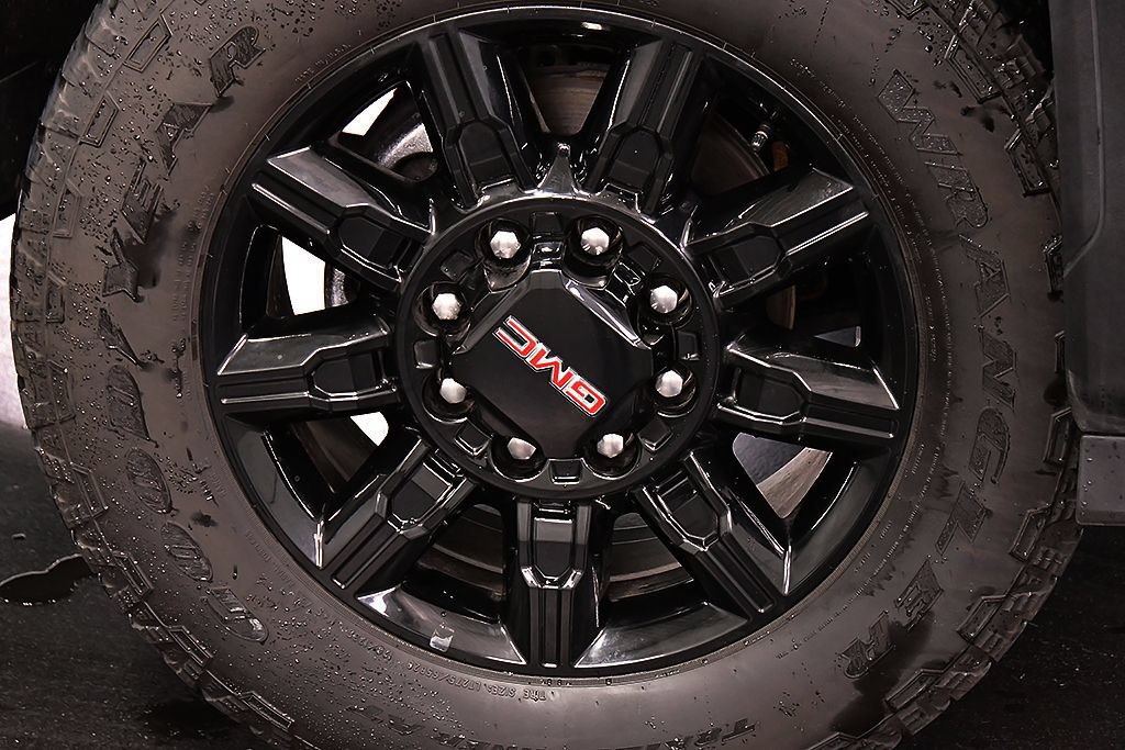 Used 2025 GMC Sierra 2500 AT4 AWD/4WD image 9