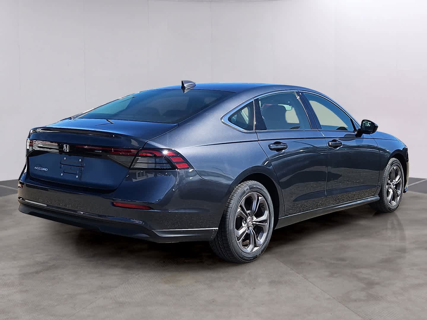 Certified 2023 Honda Accord EX image 4